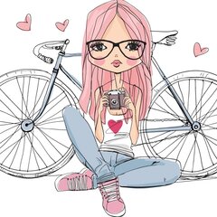 Милая девушка в очках и с велосипедом