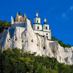 Белая храм на горе
