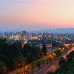 Горы и город
