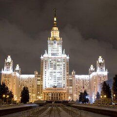 Здание с подсветкой