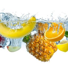 Микс фруктов и ягод в воде