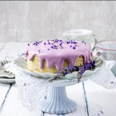 Пирожное с лавандой
