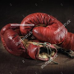 Боксерские перчатки после тренировки