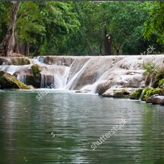 Маленький водопад