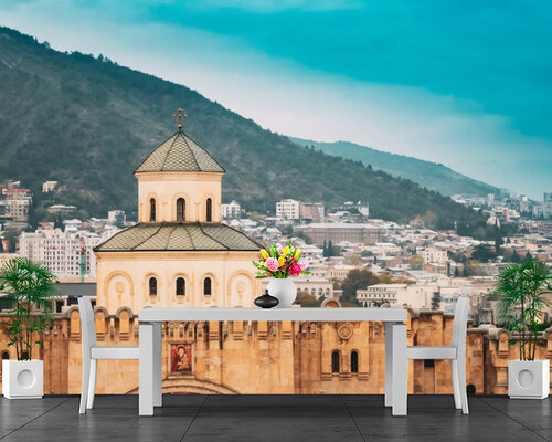 Город на фоне гор Город на фоне гор