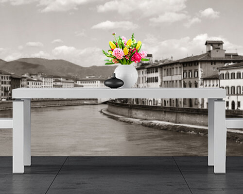 Монохромный город на берегу реки Монохромный город на берегу реки