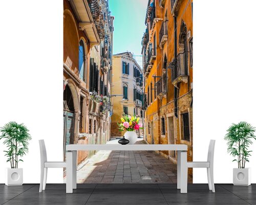 Тихая улица старого города Тихая улица старого города