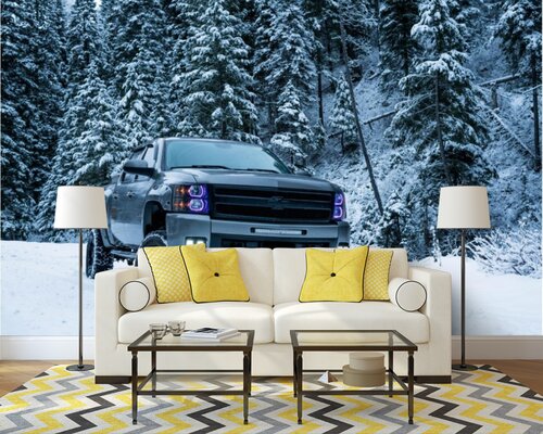 Внедорожник в зимнем лесу Внедорожник в зимнем лесу