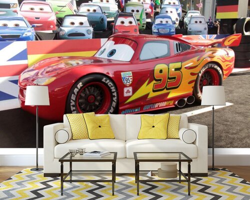 Красная тачка на трассе Красная тачка на трассе