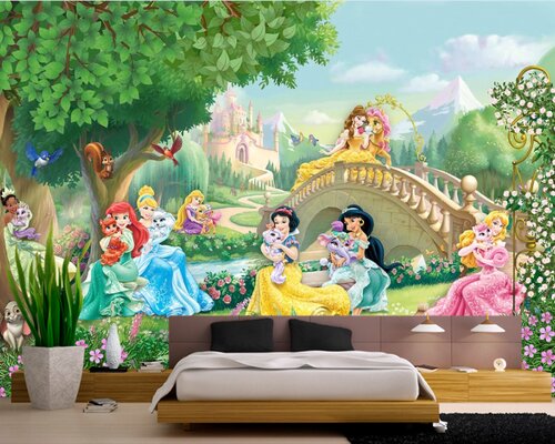 Принцессы Диснея на прогулке в саду Принцессы Диснея на прогулке в саду