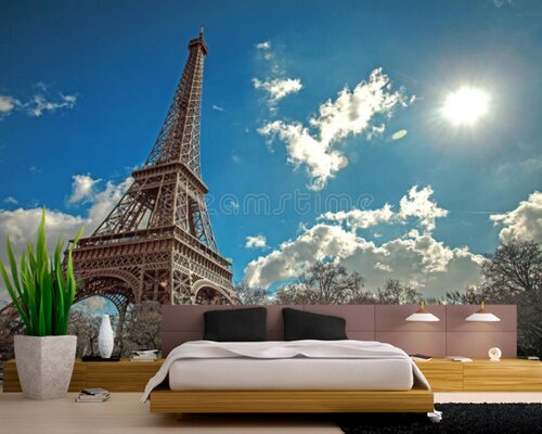 Эйфелева башня на фоне неба Эйфелева башня на фоне неба