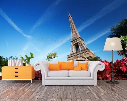 Эйфелева башня на фоне голубого неба Эйфелева башня на фоне голубого неба