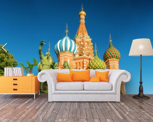 Храм Василия Блаженного на фоне синего неба Храм Василия Блаженного на фоне синего неба