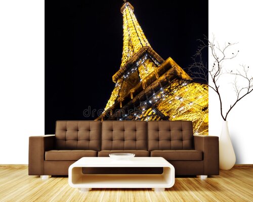 Устремлённая ввысь Эйфелева башня Парижа Устремлённая ввысь Эйфелева башня Парижа