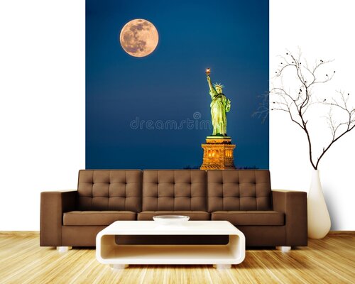 Статуя свободы на фоне полной луны Статуя свободы на фоне полной луны