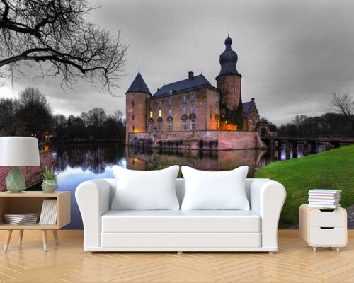 Замок в пруду Замок в пруду