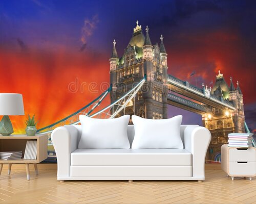 Знаменитый Тауэрский мост вечером Знаменитый Тауэрский мост вечером