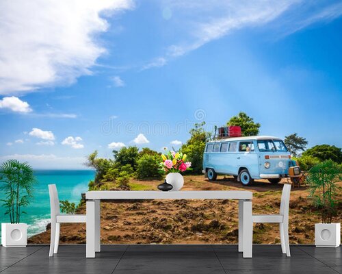 Фургон на обрыве у моря Фургон на обрыве у моря