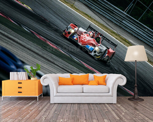 Гоночный автомобиль на трассе Гоночный автомобиль на трассе