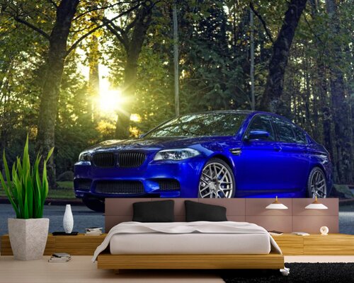 БМВ на фоне леса БМВ на фоне леса