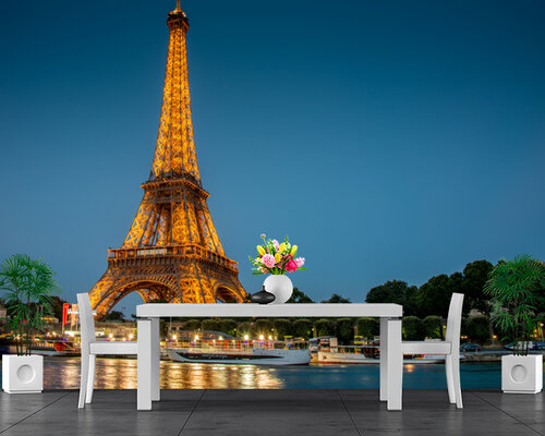 Эйфелева башня в ночи Эйфелева башня в ночи